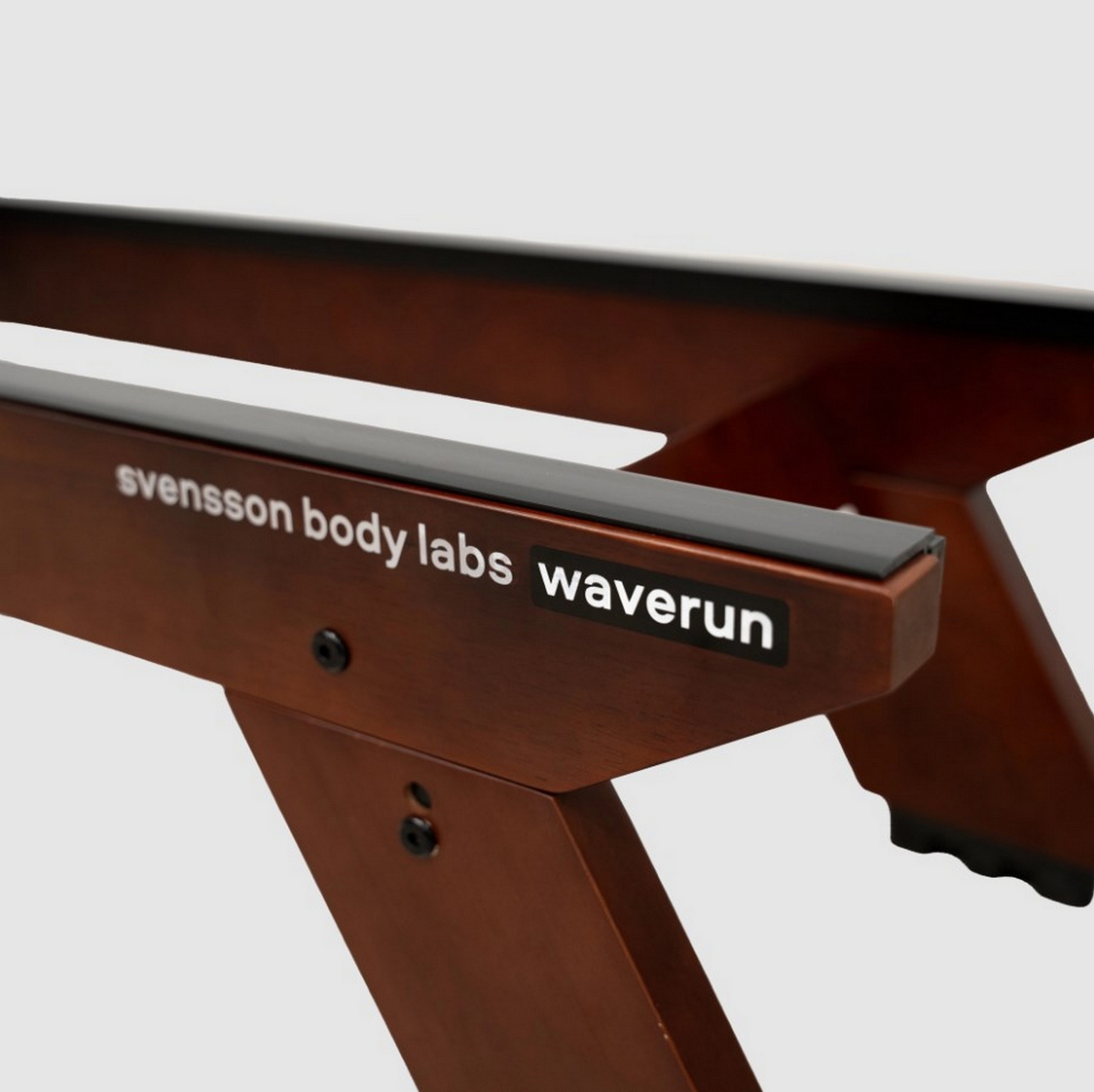 Гребной тренажер домашний Svensson Body Labs WAVERUN 2000_1998