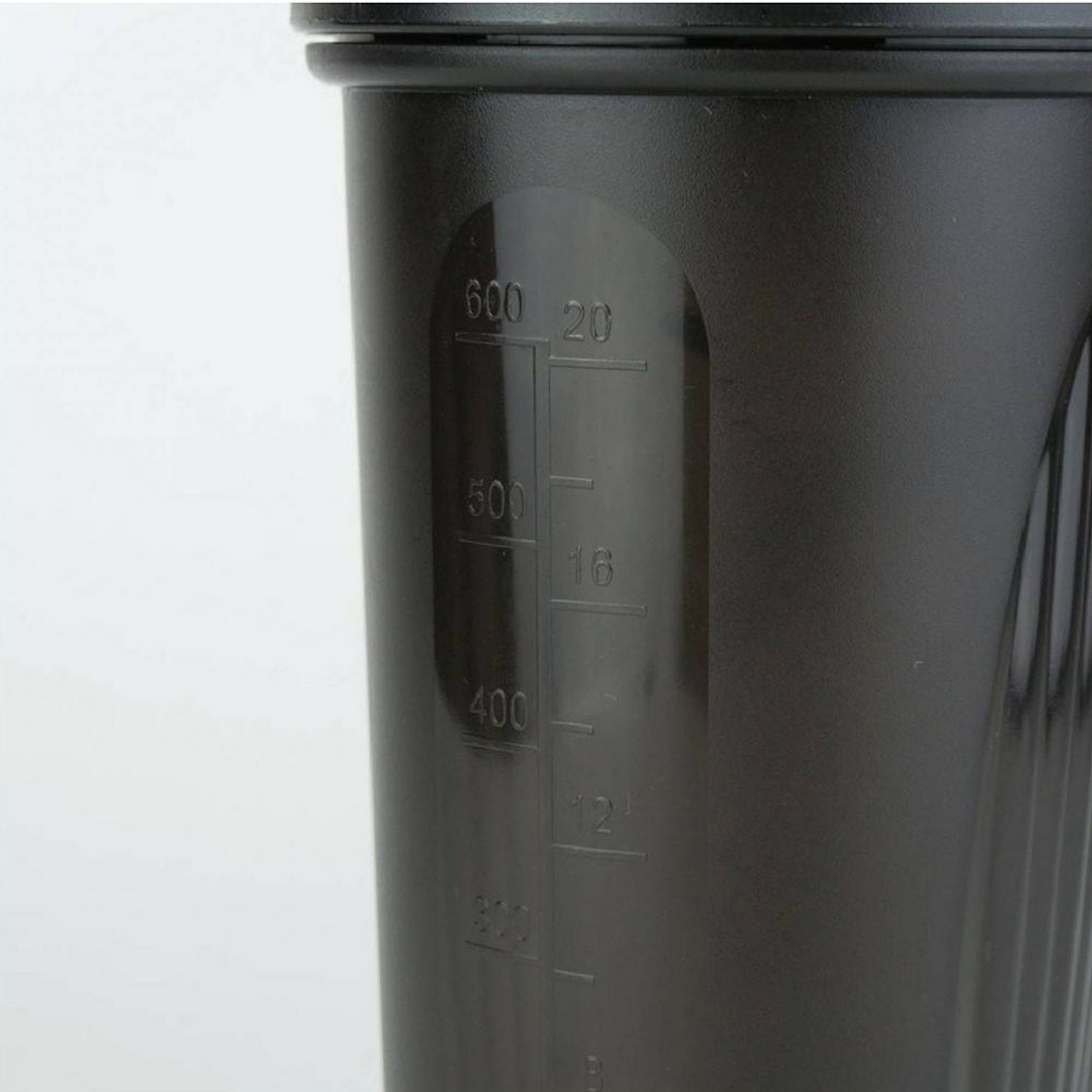 Шейкер спортивный 700мл, пластик Puma Shaker Bottle 05351901 черный 2000_2000